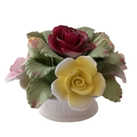 Aynsley Porcelain Flower Basket June Rose Hand Molded England Vintage TINY CHIP. - Picture 6 of 16